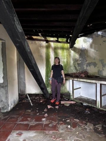 Shelter found during an Azores storm — warm, dry, waiting for the weather to pass